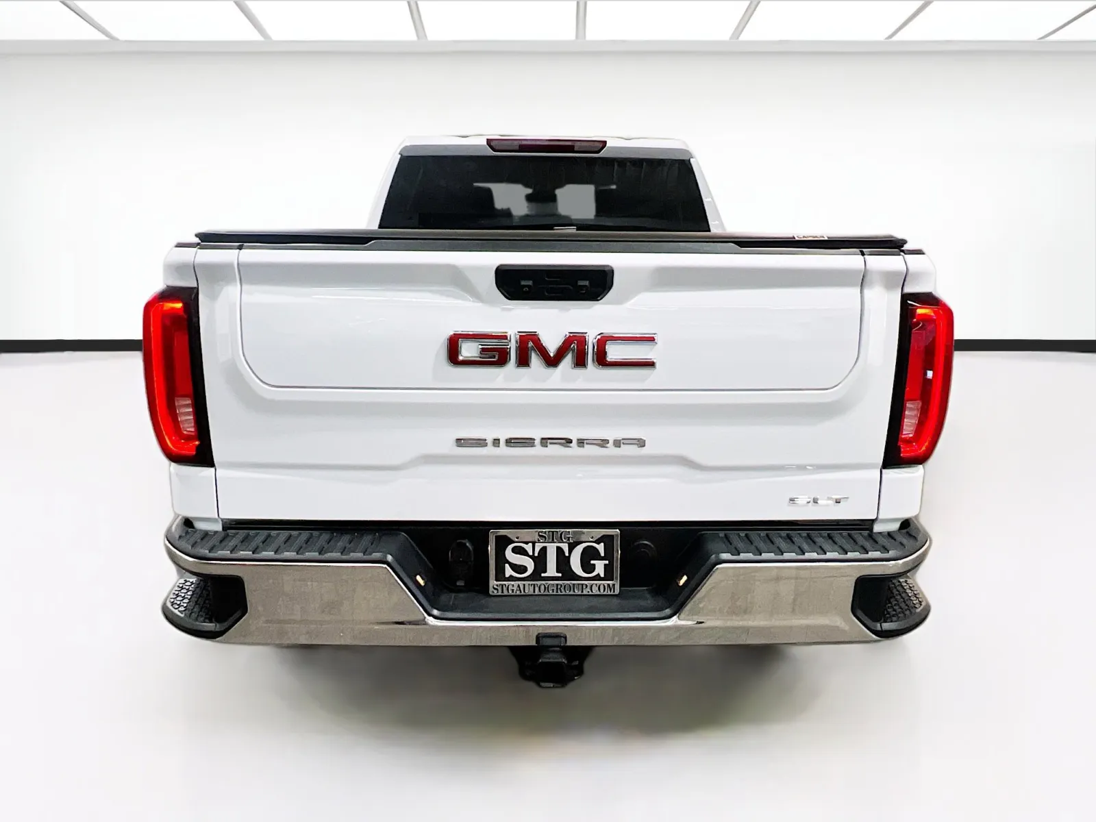 2024 GMC Sierra 1500 SLT - Photo 5
