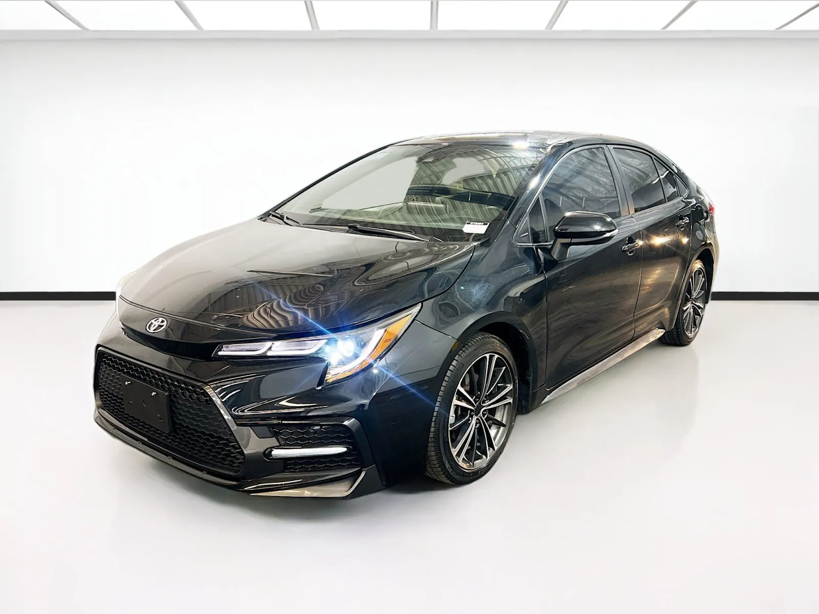 Black 2020 Toyota Corolla SE for sale in Chandler, AZ