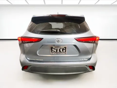 More photos of 2020 Toyota Highlander XLE at STG Chandler, AZ