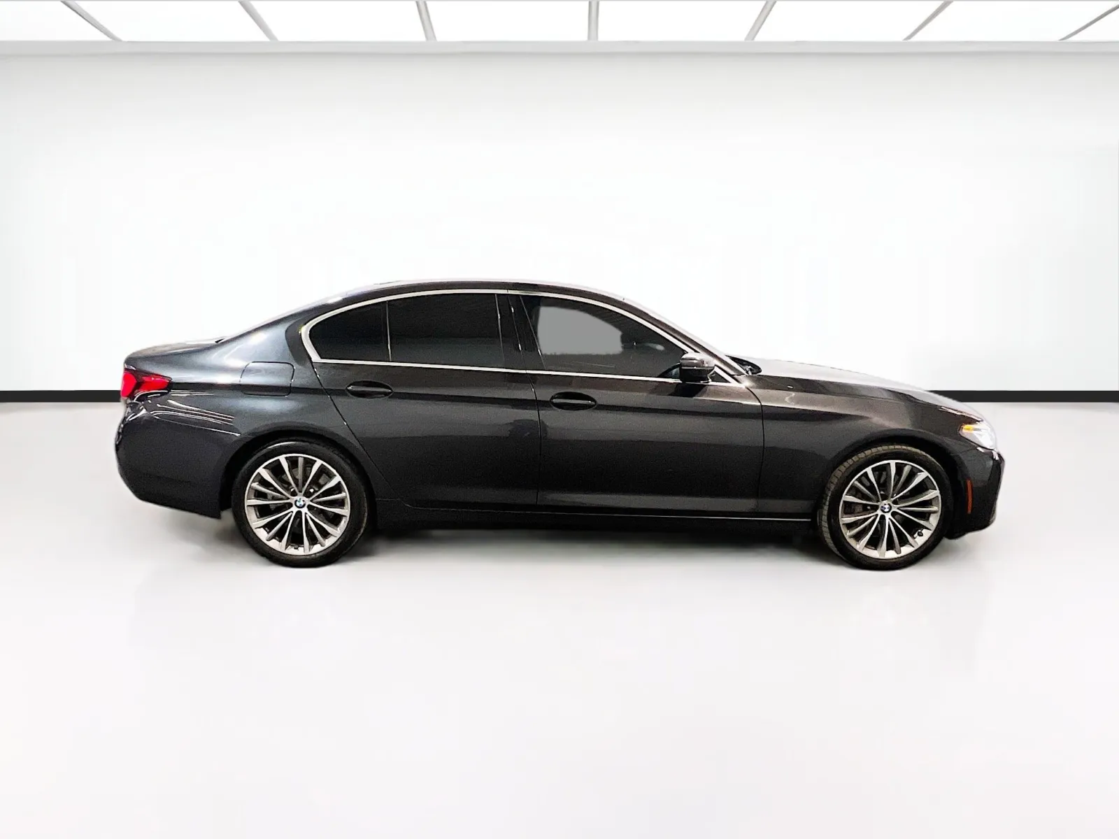 2022 BMW 5 Series 530i - Photo 25
