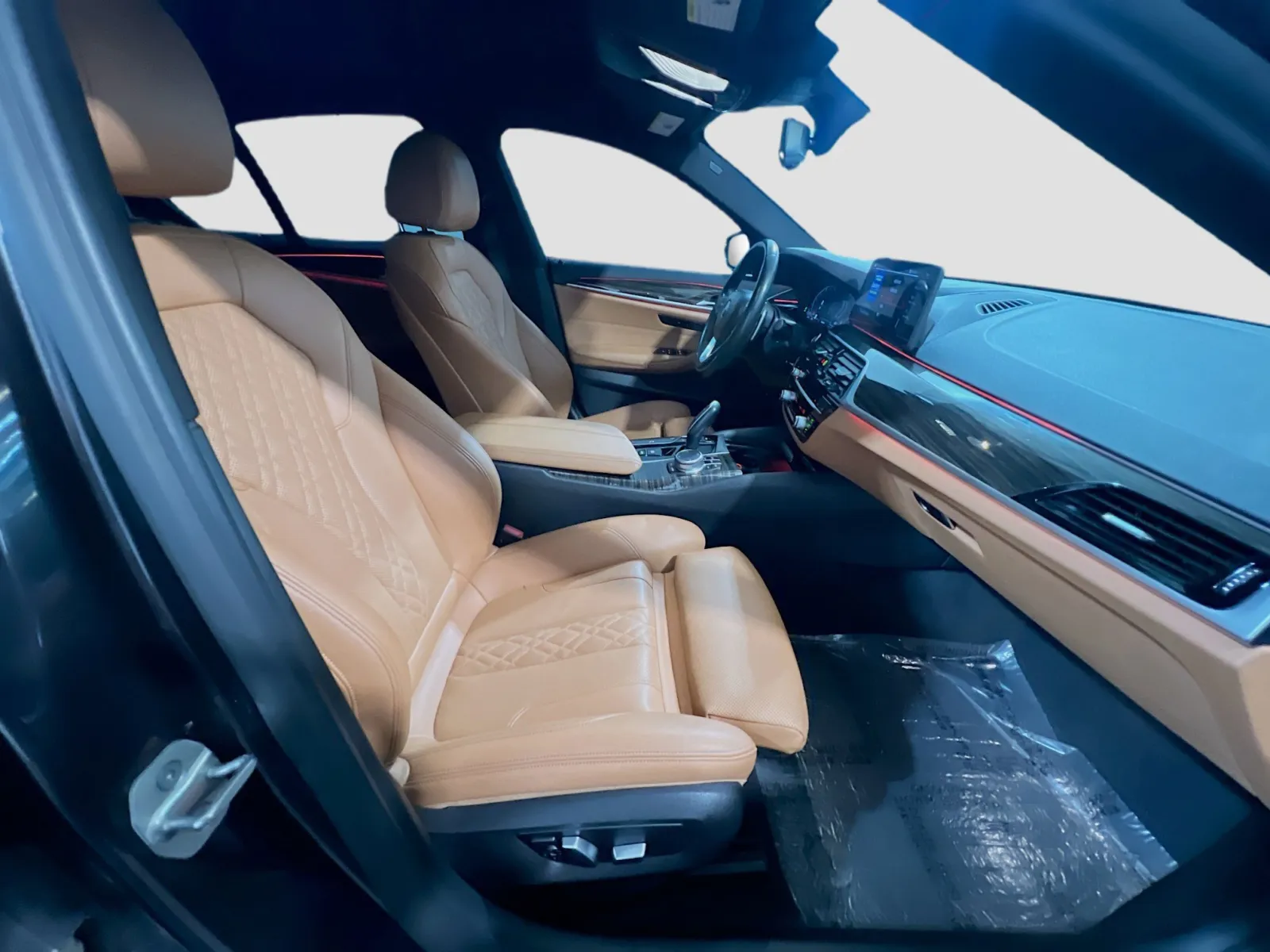 2022 BMW 5 Series 530i - Photo 22
