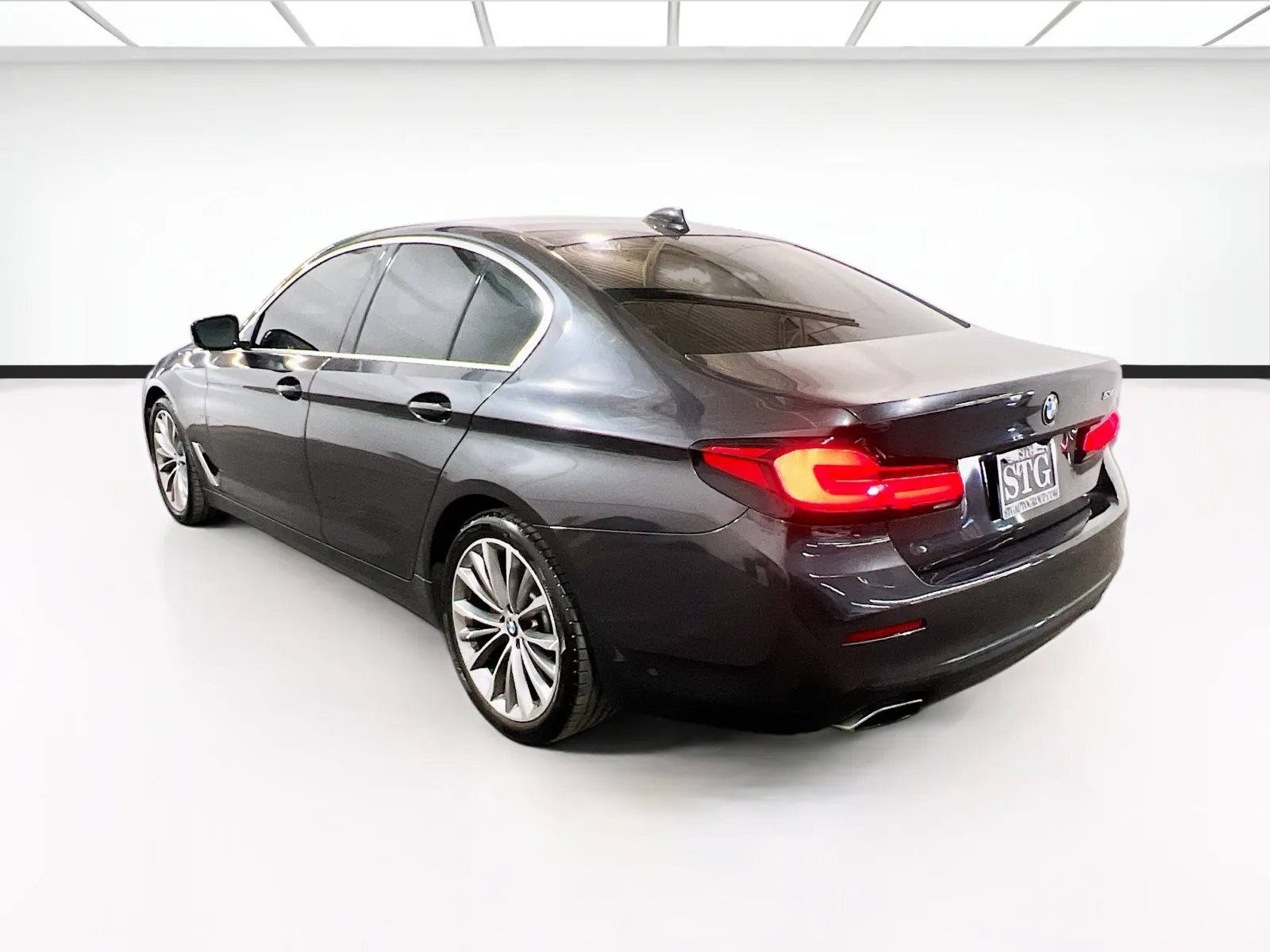 2022 BMW 5 Series 530i - Photo 6