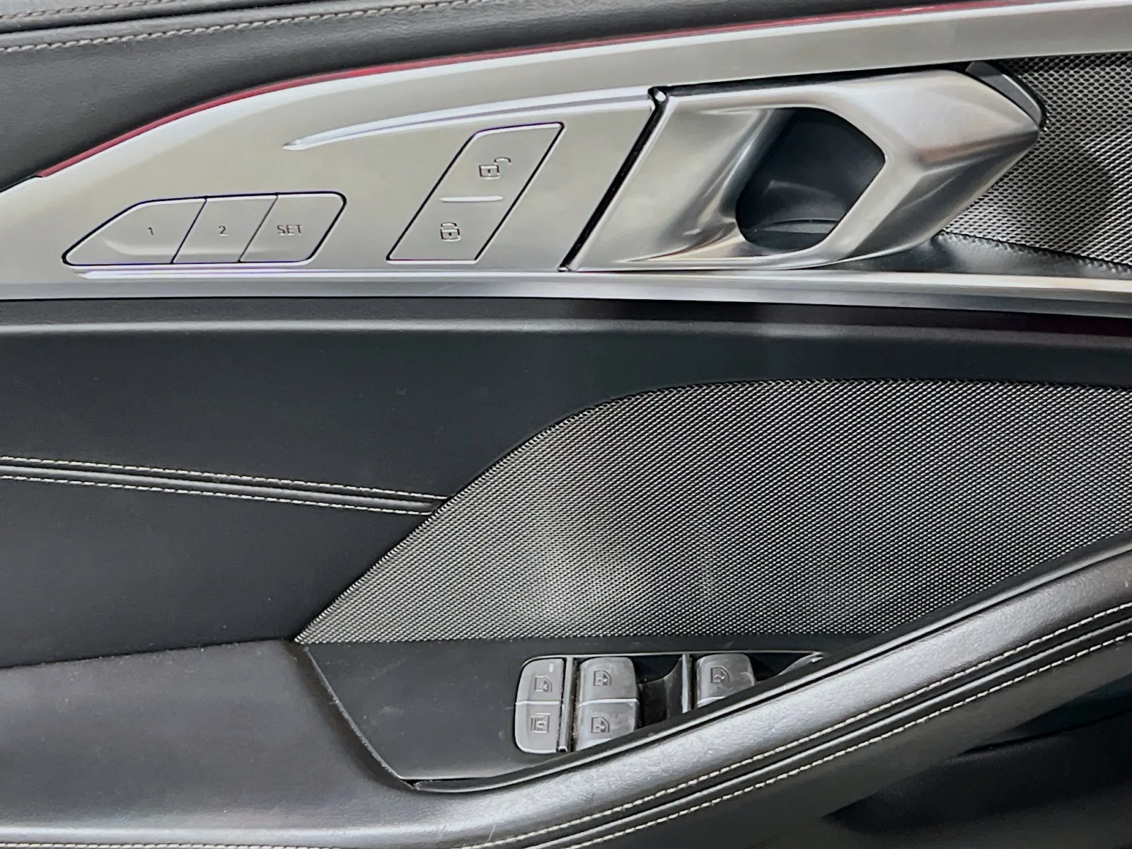 2021 BMW 8 Series M850i - Photo 14