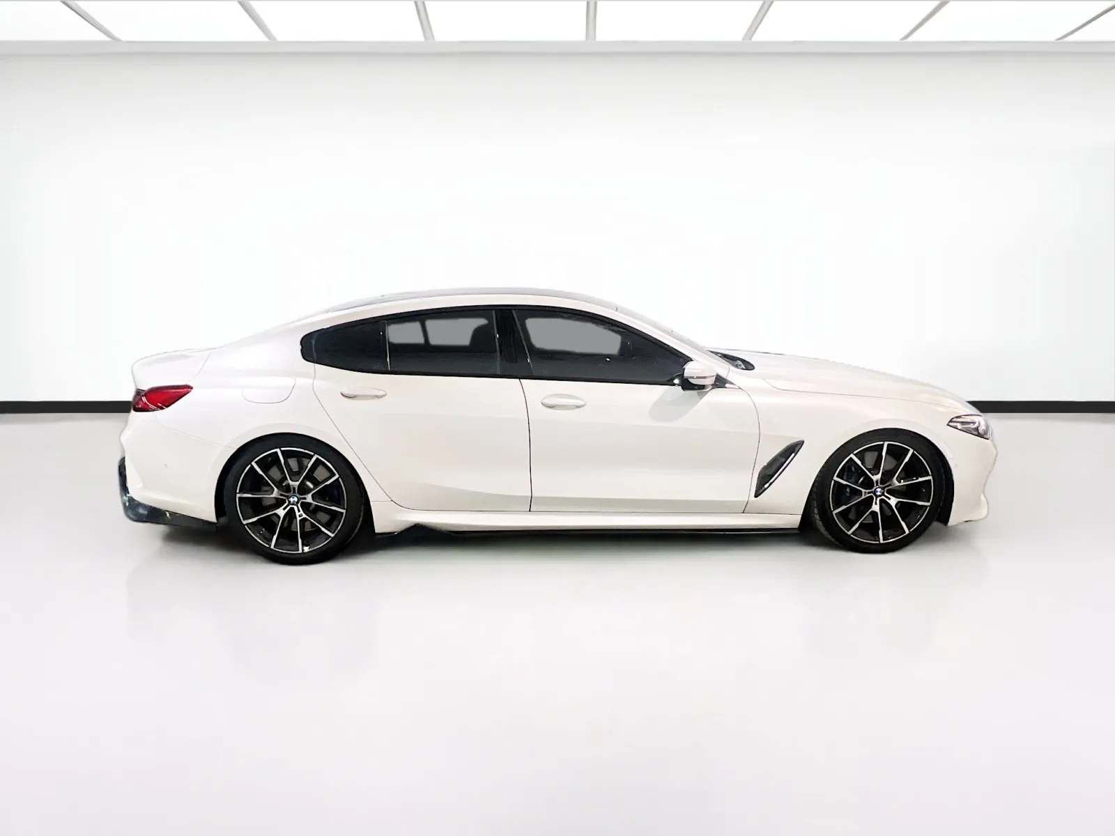 2021 BMW 8 Series M850i - Photo 25