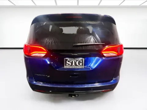 More photos of 2020 Chrysler Pacifica Touring at STG Chandler, AZ