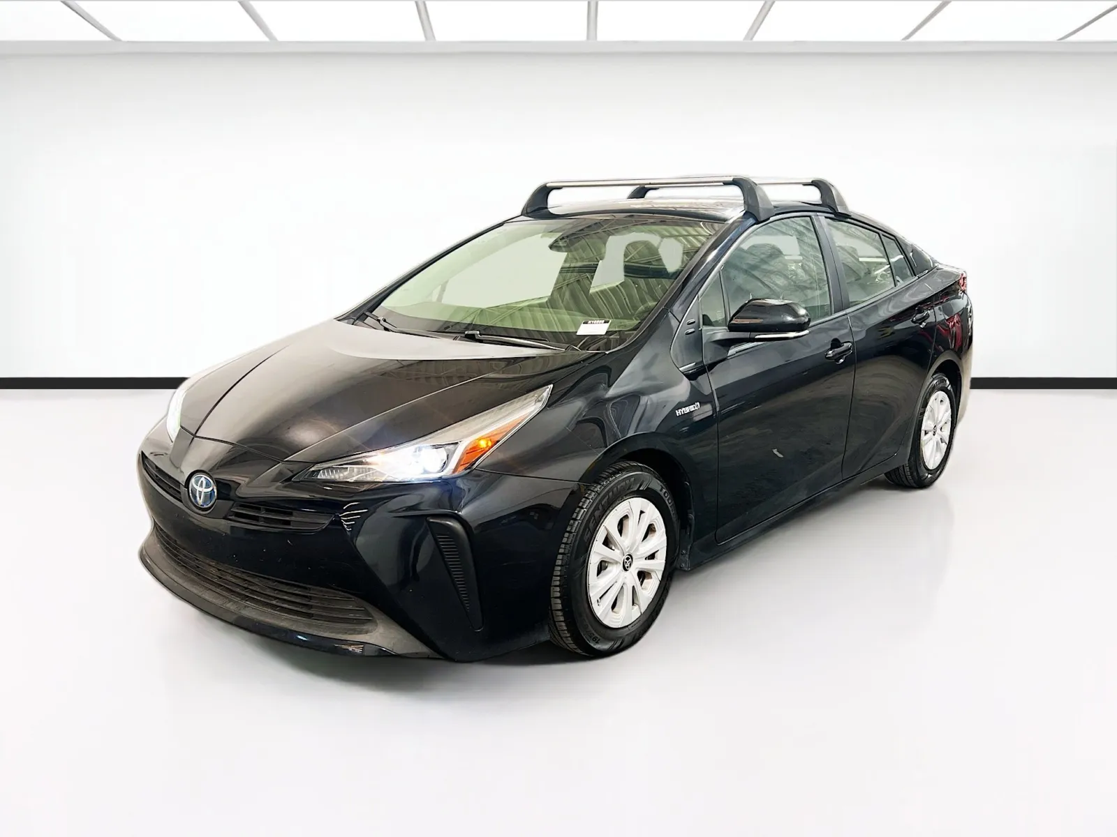 Green 2022 Toyota Prius L for sale in Chandler, AZ
