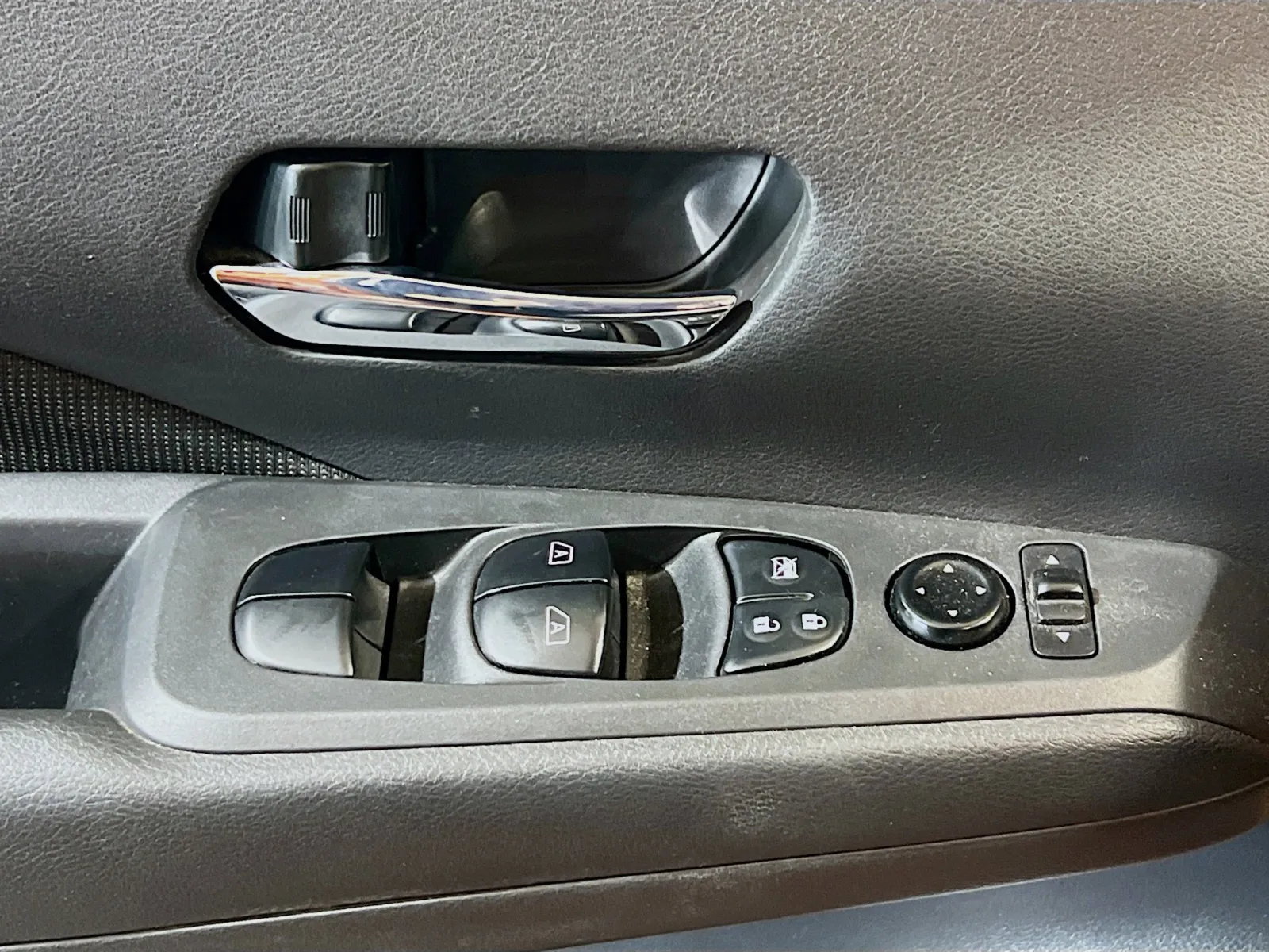 2023 Nissan Kicks SV - Photo 13