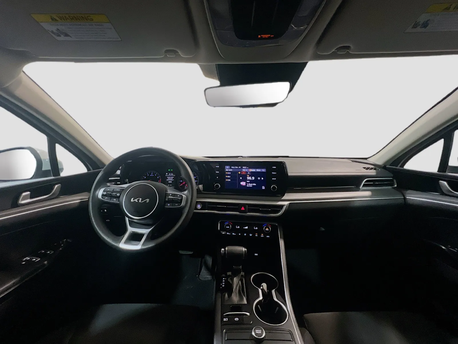 2023 Kia K5 LXS - Photo 15