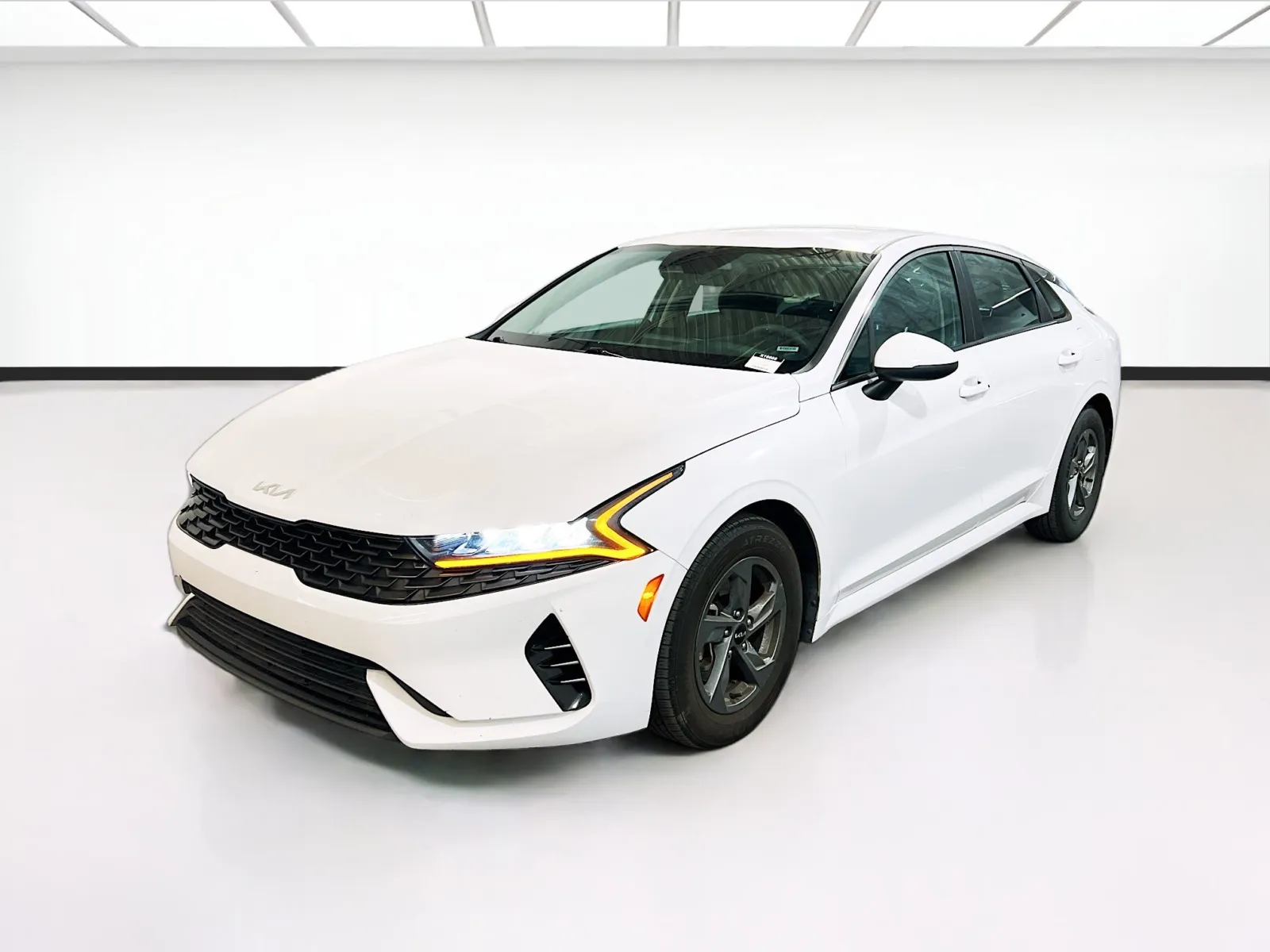 White 2023 Kia K5 LXS for sale in Chandler, AZ