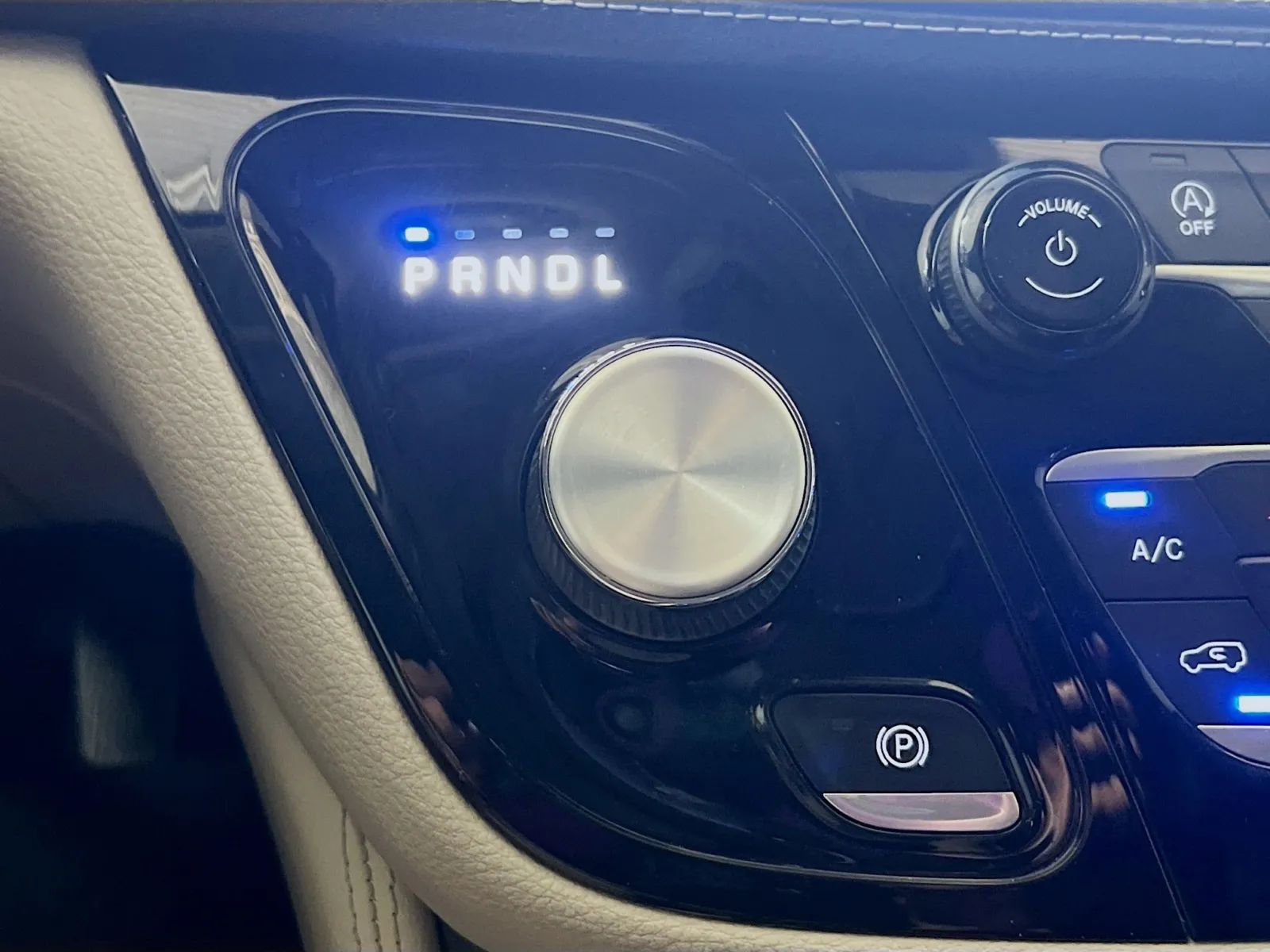 2021 Chrysler Pacifica Limited - Photo 13
