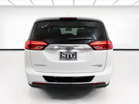 More photos of 2021 Chrysler Pacifica Limited at STG Chandler, AZ