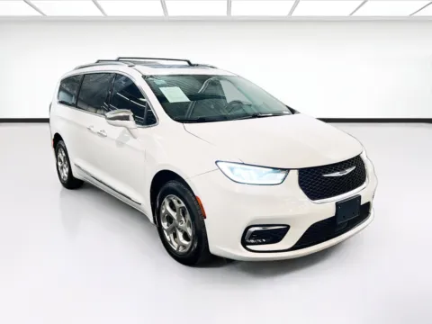 Another view of 2021 Chrysler Pacifica Limited for sale in Chandler, AZ at STG Chandler