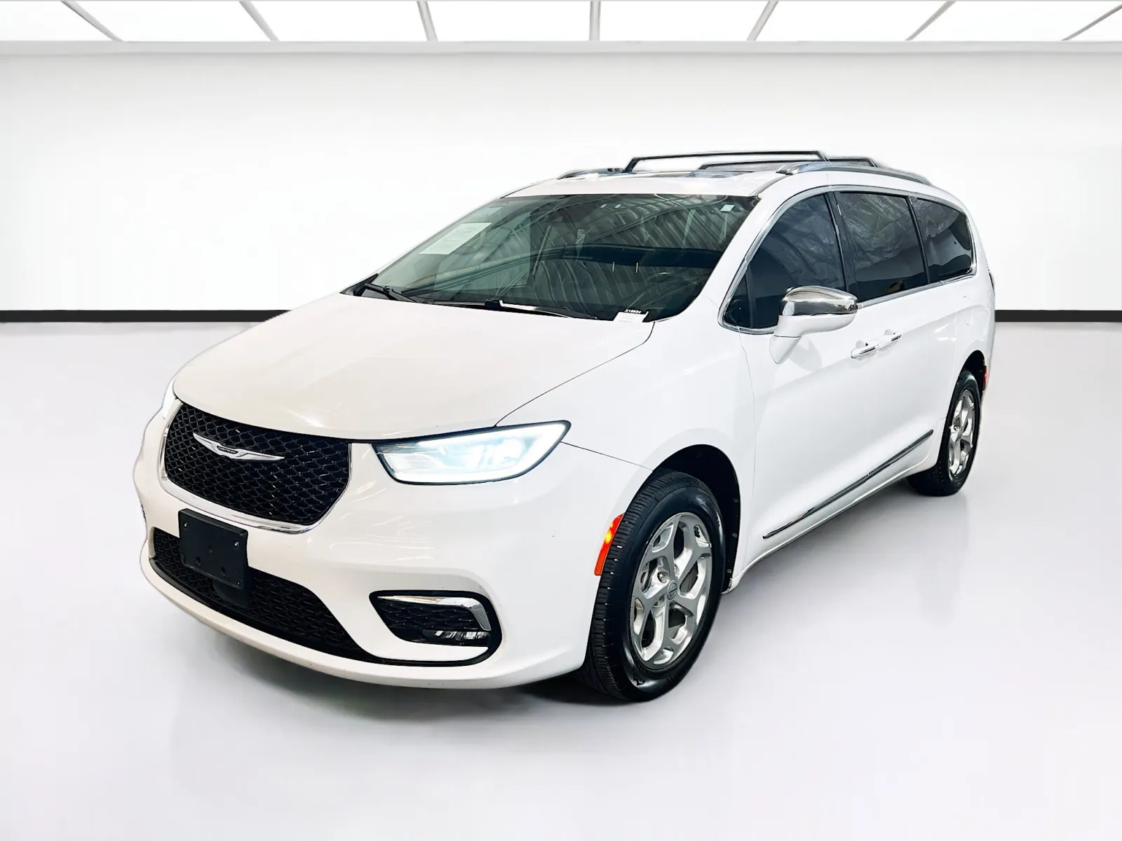 White 2021 Chrysler Pacifica Limited for sale in Chandler, AZ