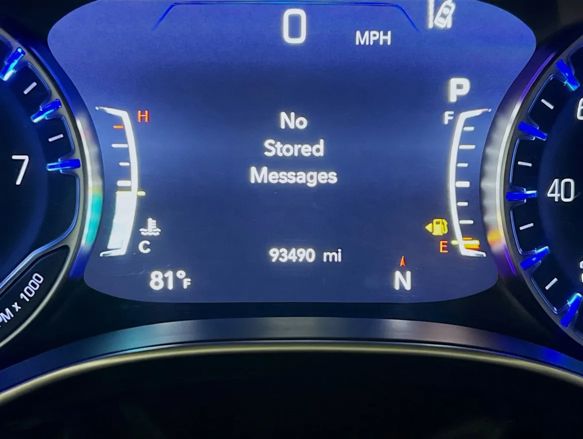 Chrysler Pacifica photo 8