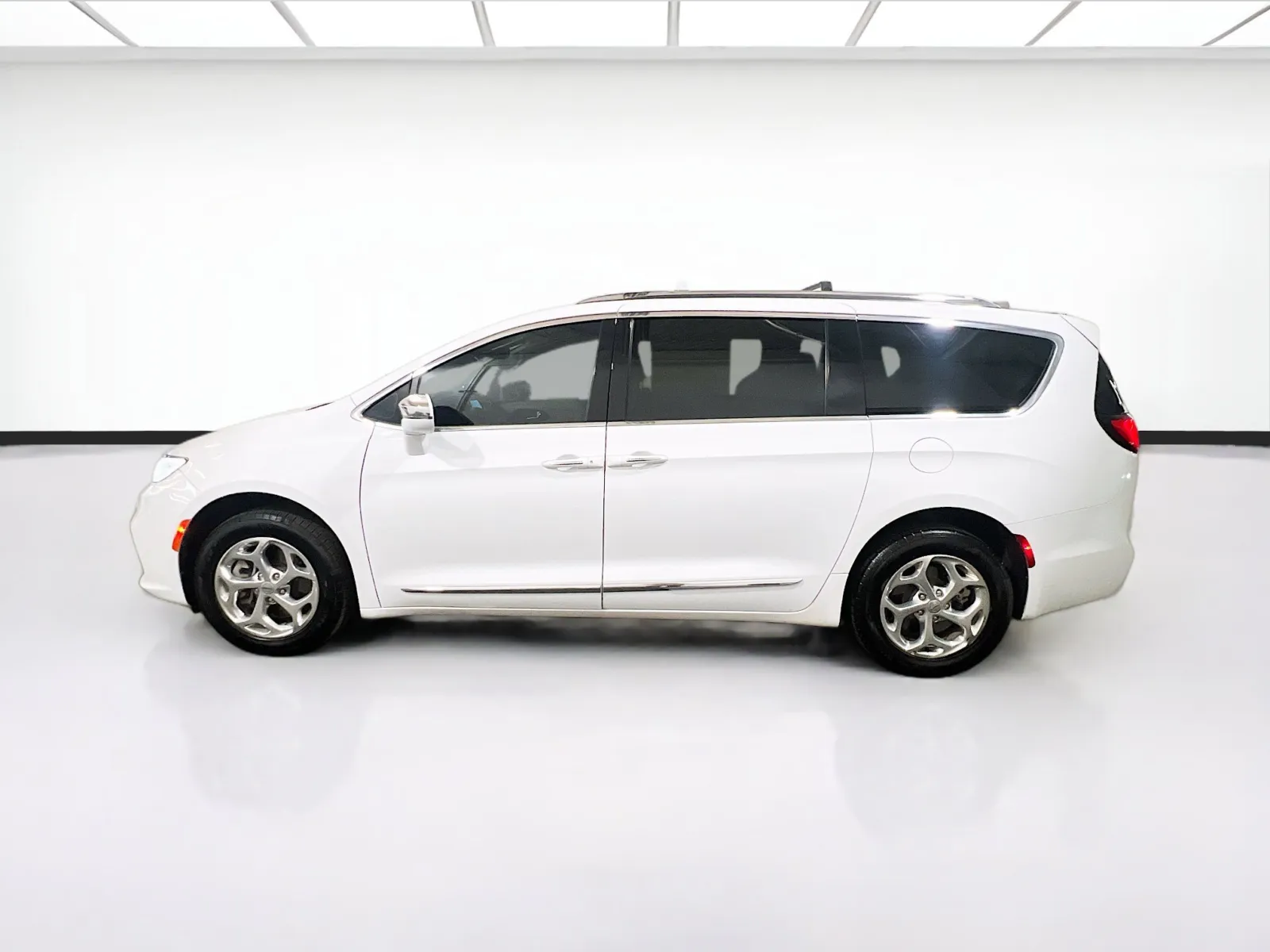 2021 Chrysler Pacifica Limited - Photo 24
