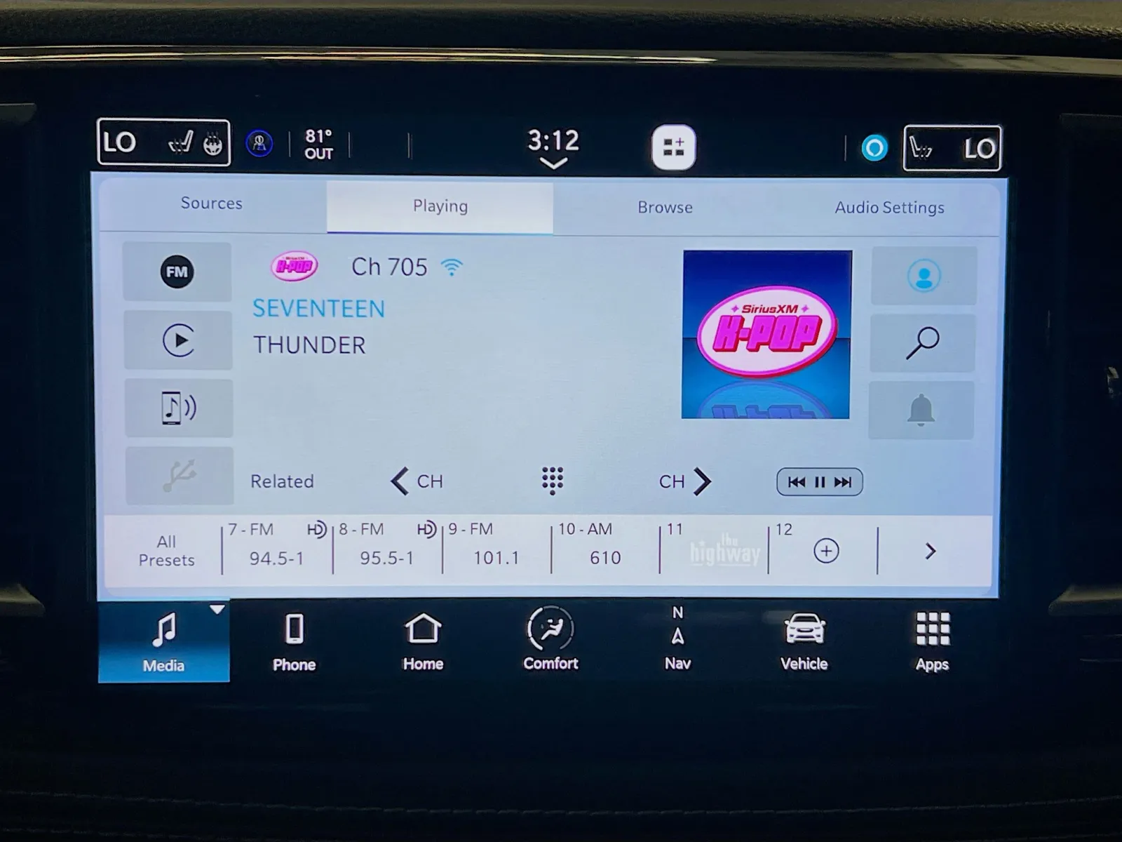 2021 Chrysler Pacifica Limited - Photo 11