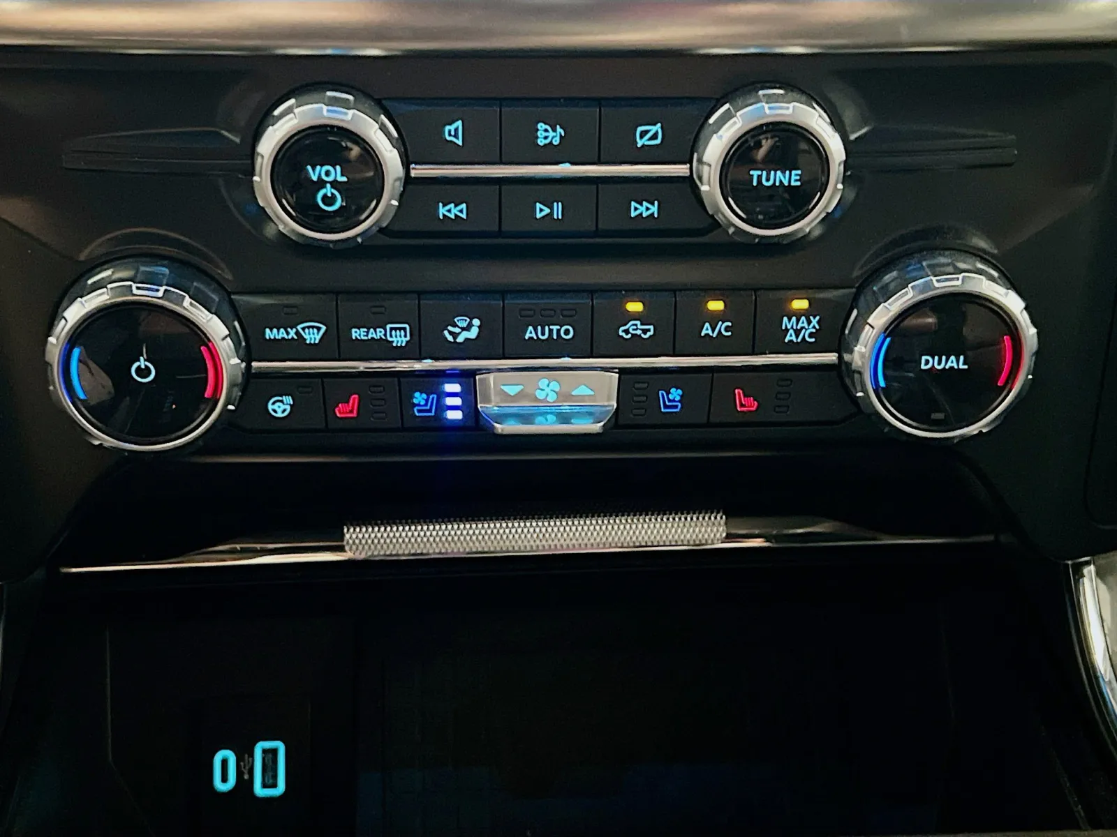 2022 Ford F-150 Lariat - Photo 12
