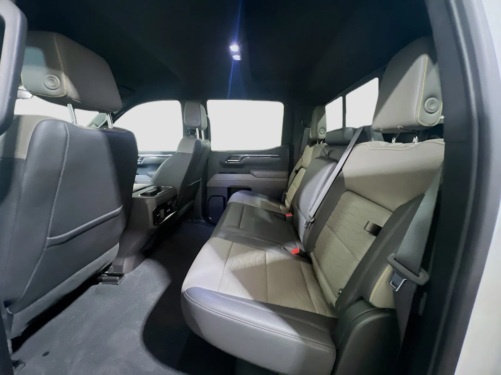 2024 Chevrolet Silverado 1500 ZR2 - Photo 17