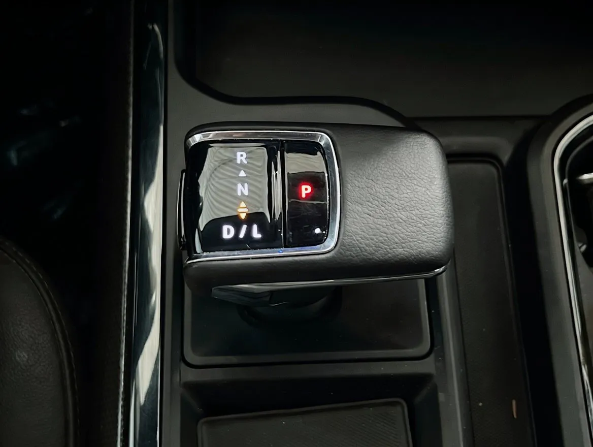 2024 Chevrolet Silverado 1500 ZR2 - Photo 12