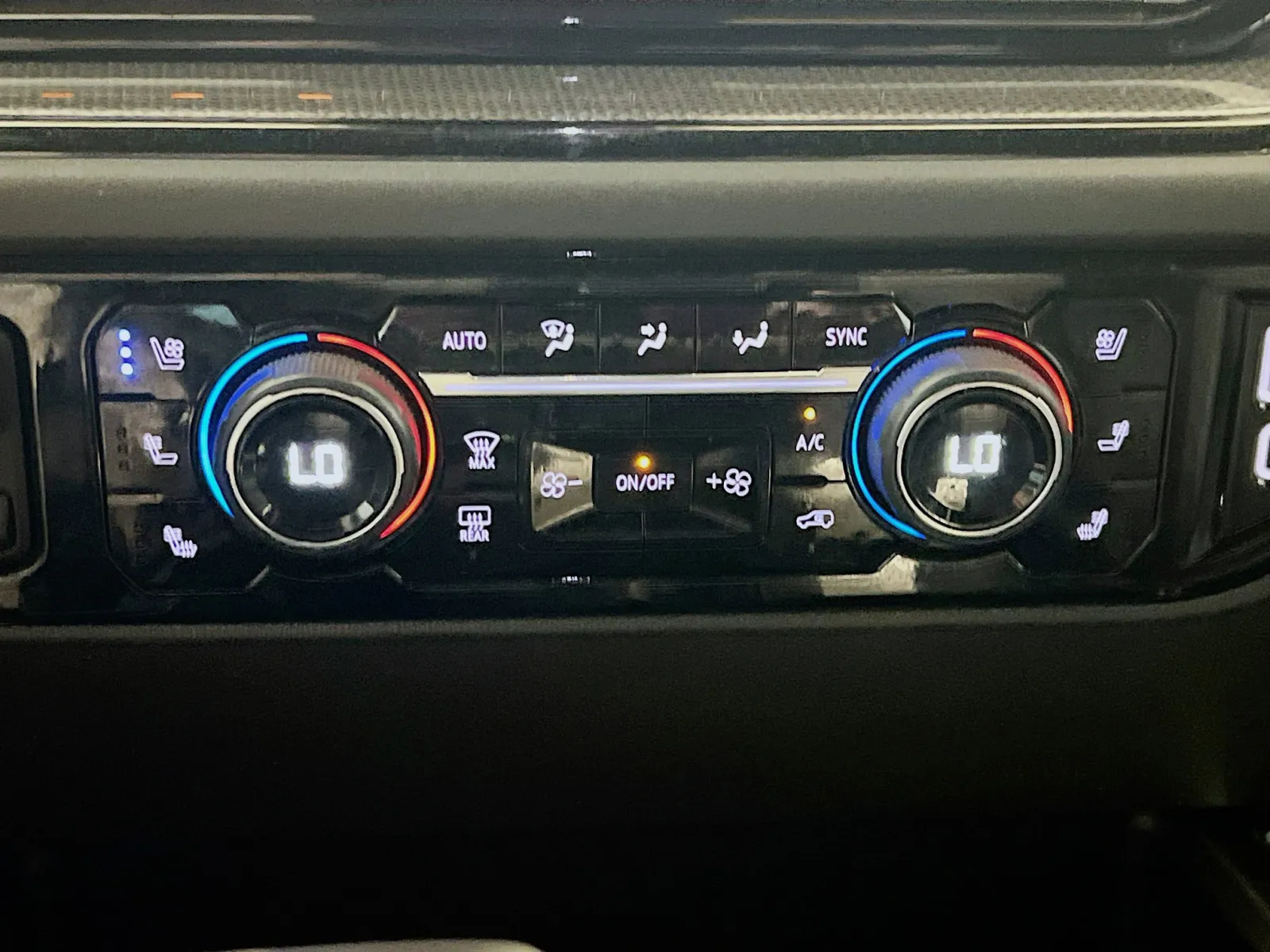 2024 Chevrolet Silverado 1500 ZR2 - Photo 11