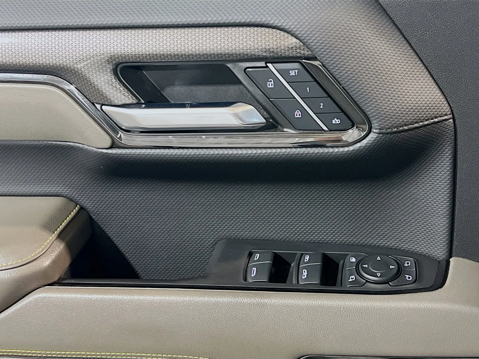 2024 Chevrolet Silverado 1500 ZR2 - Photo 13