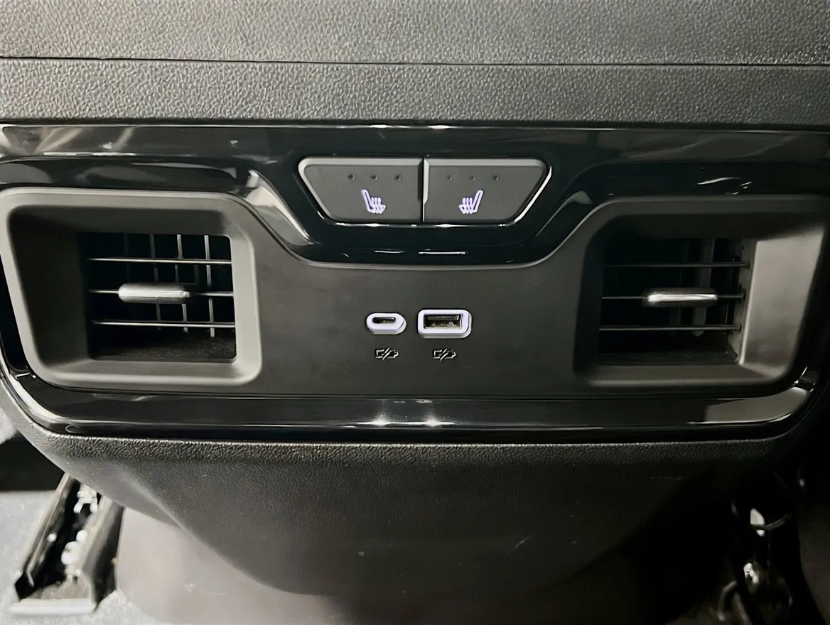 2024 Chevrolet Silverado 1500 ZR2 - Photo 18