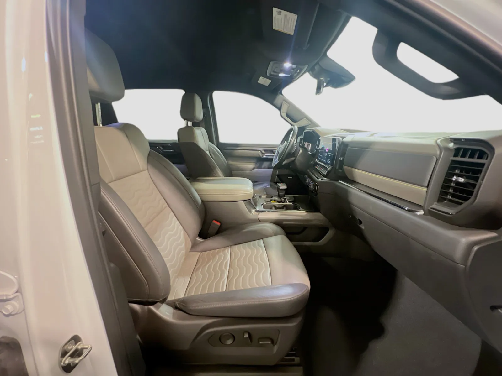2024 Chevrolet Silverado 1500 ZR2 - Photo 20