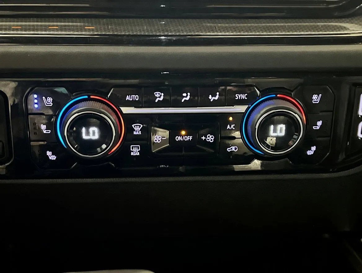 2024 Chevrolet Silverado 1500 ZR2 - Photo 11
