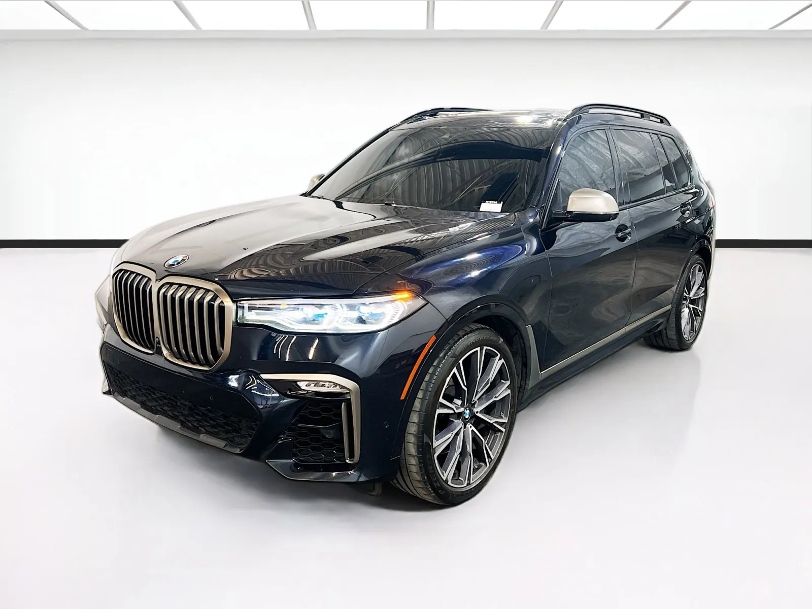 2020 BMW X7 M50i's photo