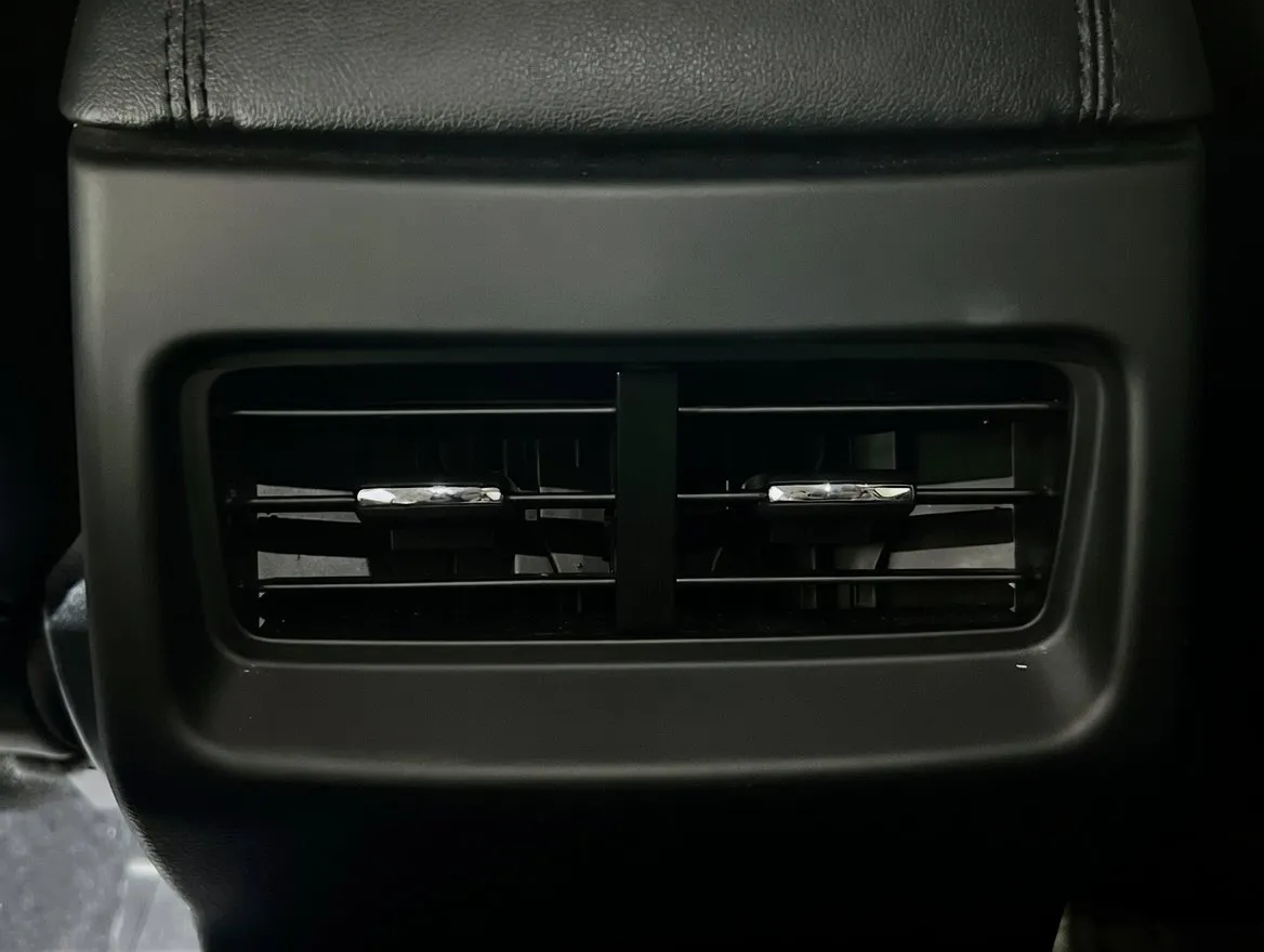 2022 Ford Edge SEL - Photo 17
