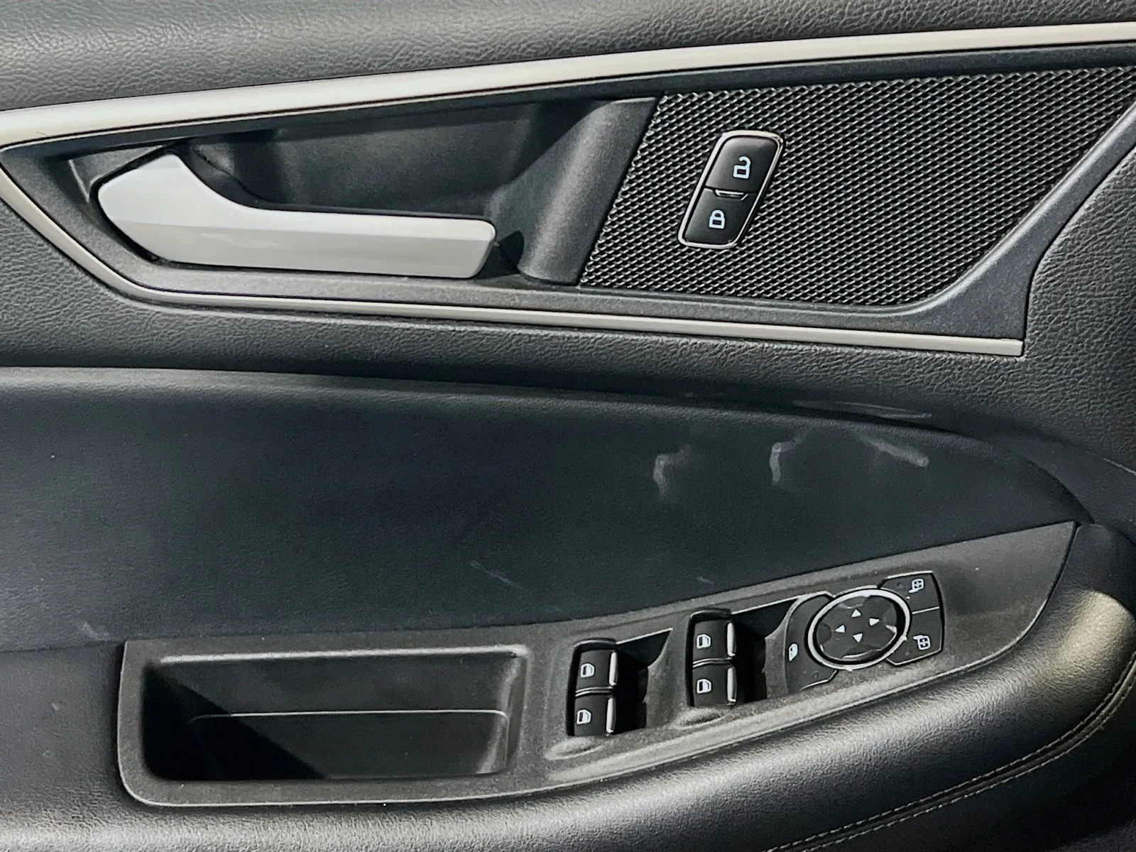 2022 Ford Edge SEL - Photo 13