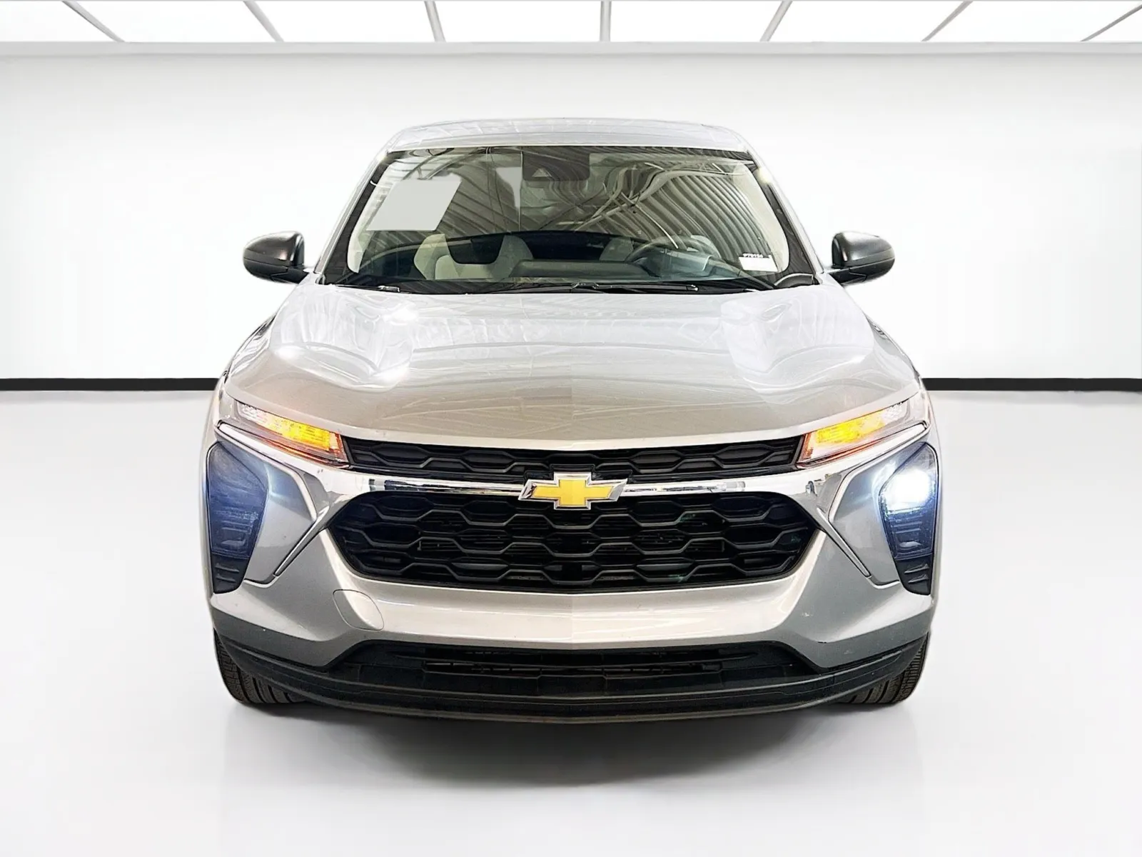 2025 Chevrolet Trax LS - Photo 2