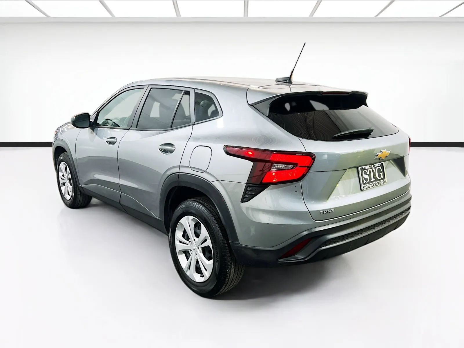 2025 Chevrolet Trax LS - Photo 6