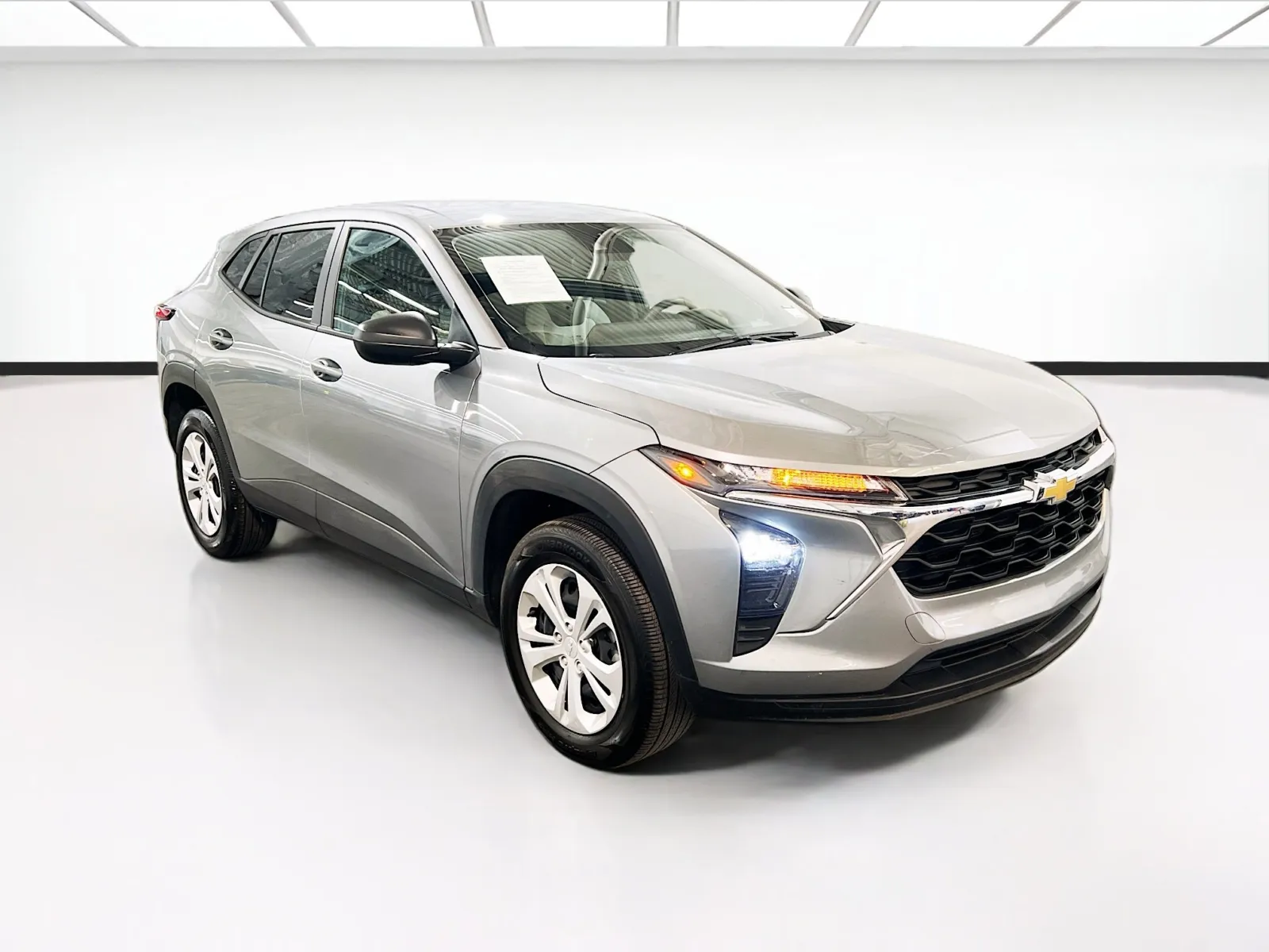 2025 Chevrolet Trax LS - Photo 3