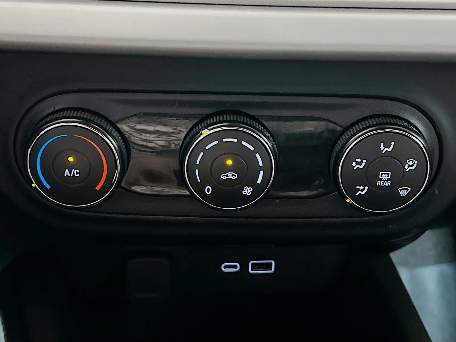 2025 Chevrolet Trax LS - Photo 11