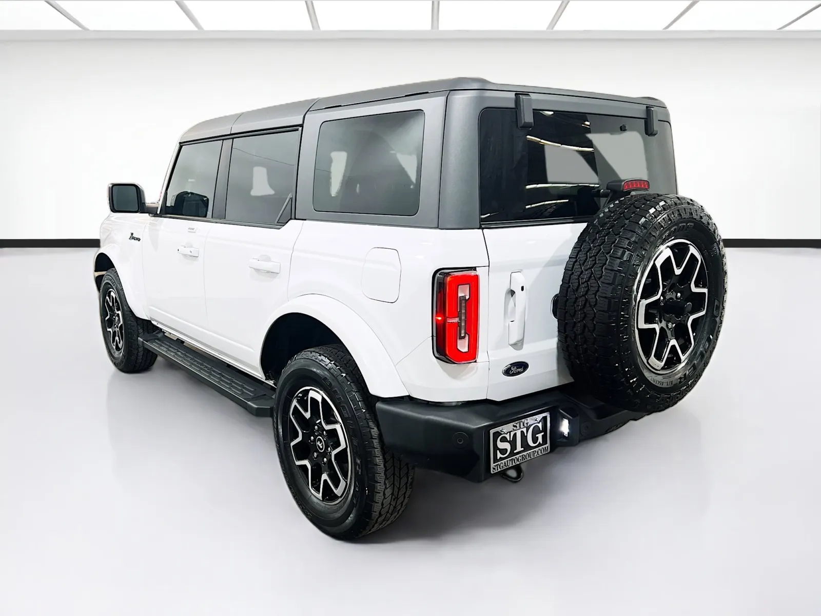 2023 Ford Bronco 4-Door Outer Banks - Photo 6
