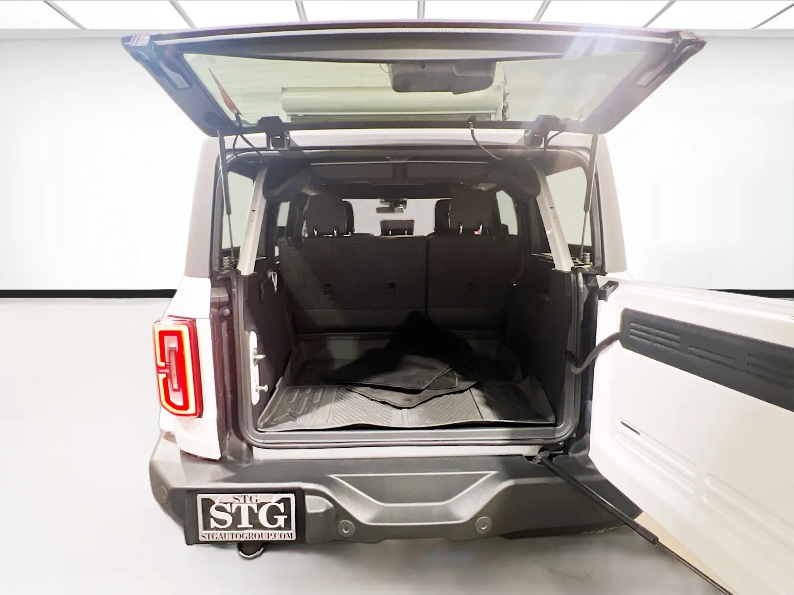 2023 Ford Bronco 4-Door Outer Banks - Photo 18