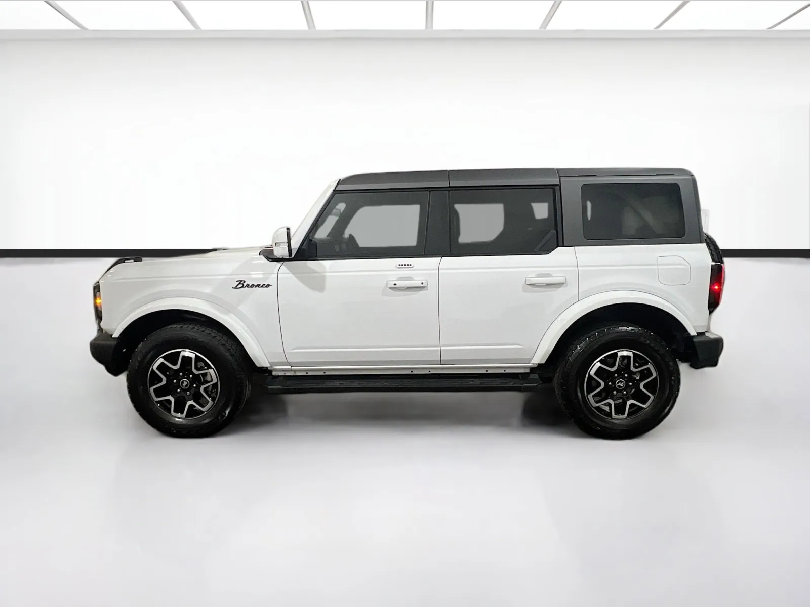 2023 Ford Bronco 4-Door Outer Banks - Photo 22