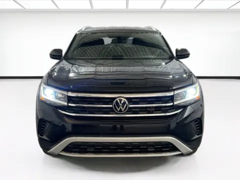 Photos of 2022 Volkswagen Atlas Cross Sport 3.6L V6 SE w/Technology for sale in Chandler, AZ at STG Chandler