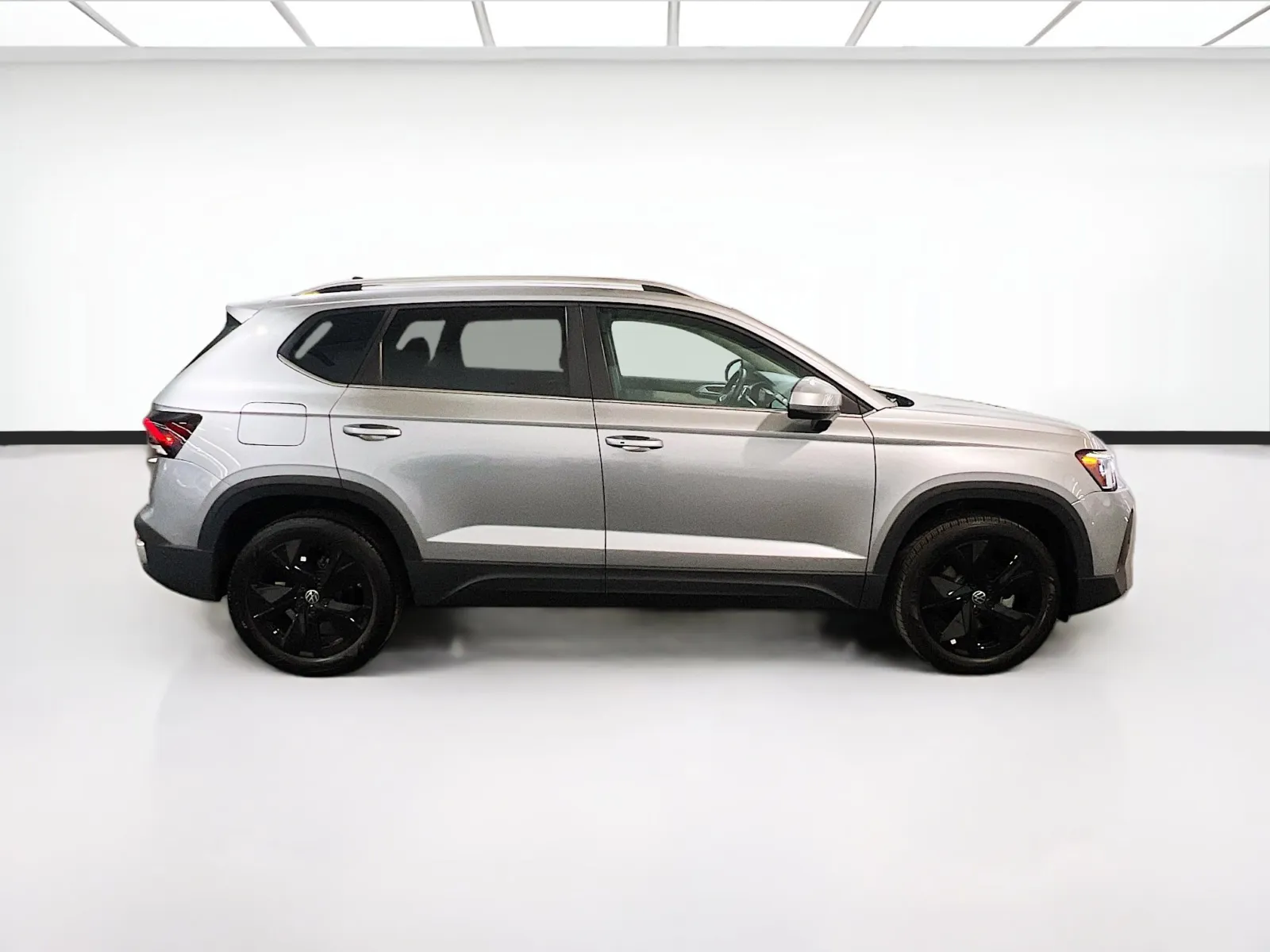 2025 Volkswagen Taos SE - Photo 24