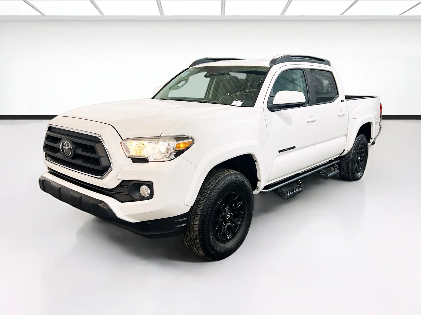White 2022 Toyota Tacoma SR5 for sale in Chandler, AZ