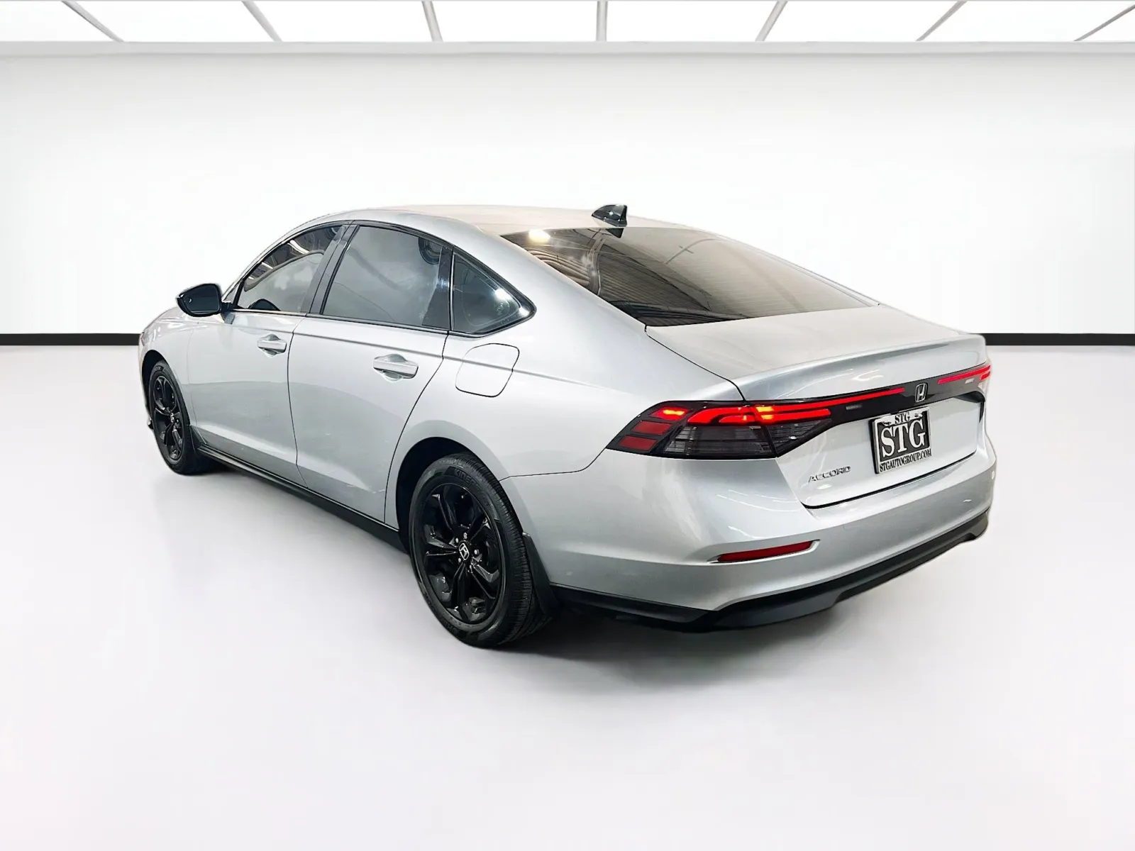 2025 Honda Accord SE - Photo 6