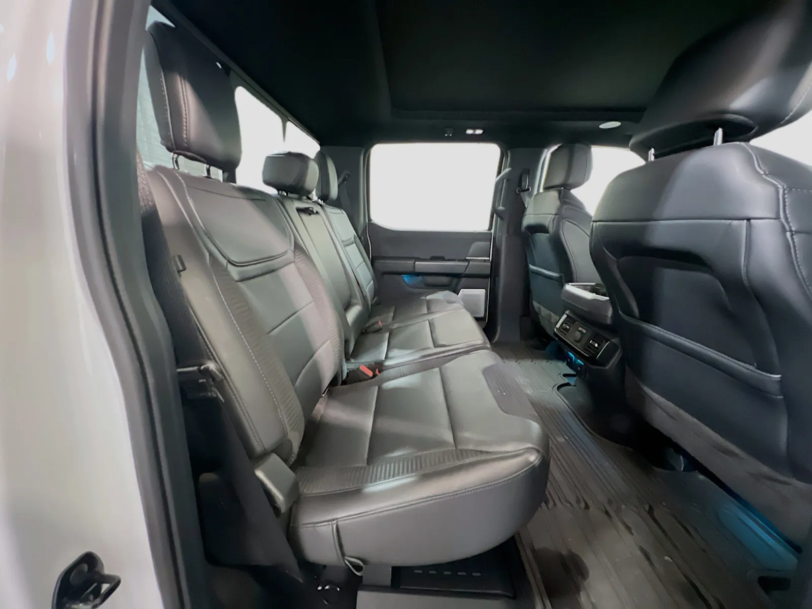2023 Ford F-150 Raptor - Photo 21