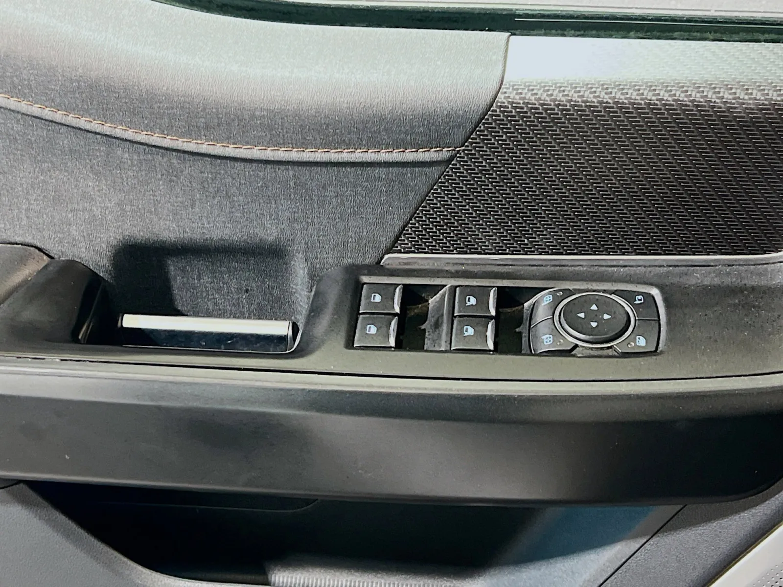 2023 Ford F-150 Raptor - Photo 14