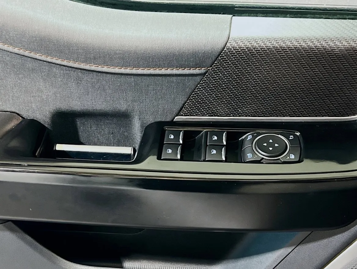 2023 Ford F-150 Raptor - Photo 14