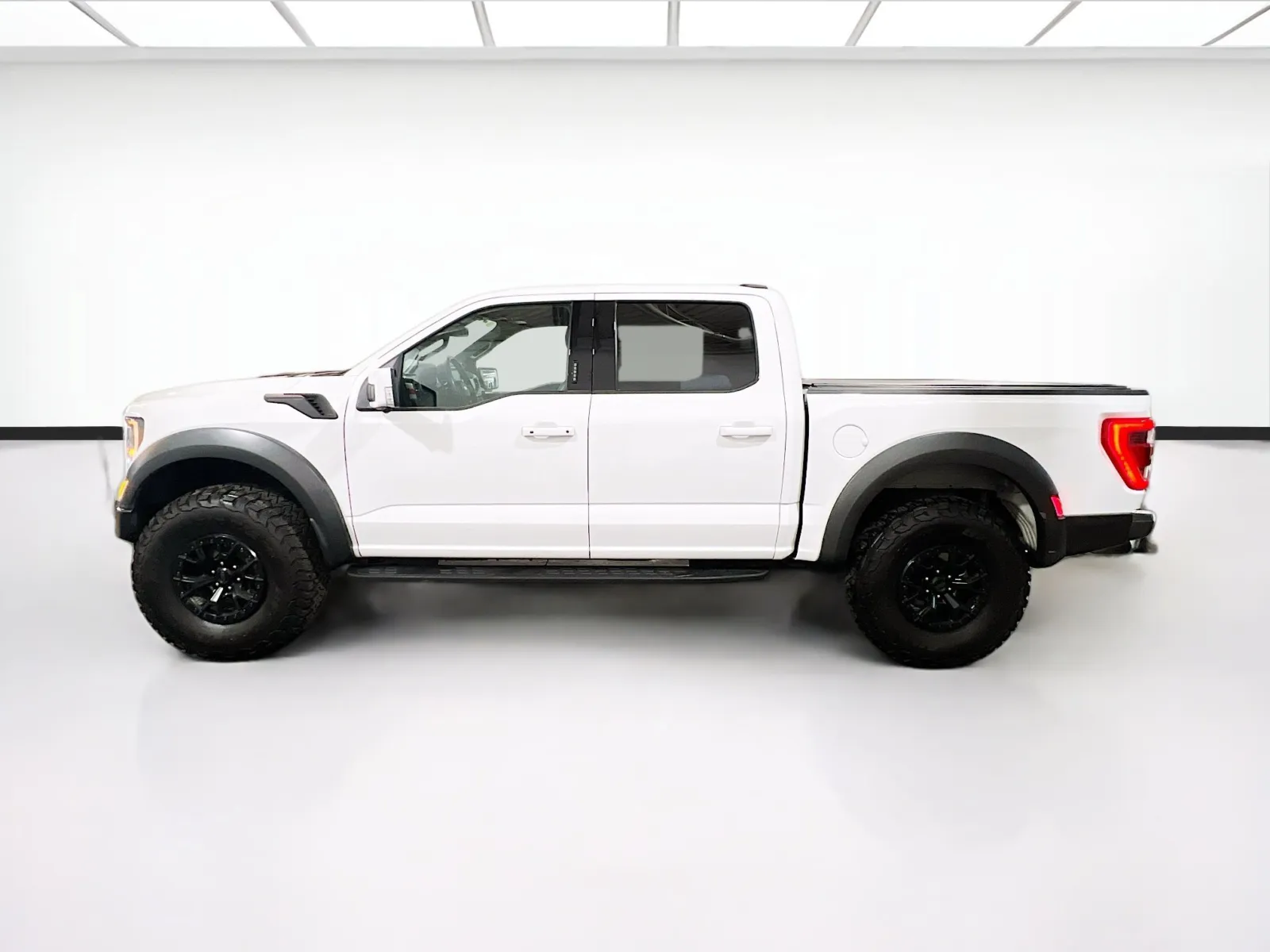 2023 Ford F-150 Raptor - Photo 24