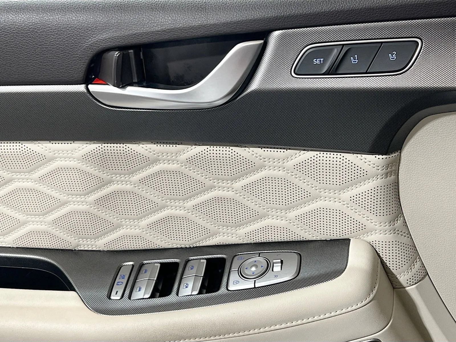 2020 Hyundai Palisade Limited - Photo 14
