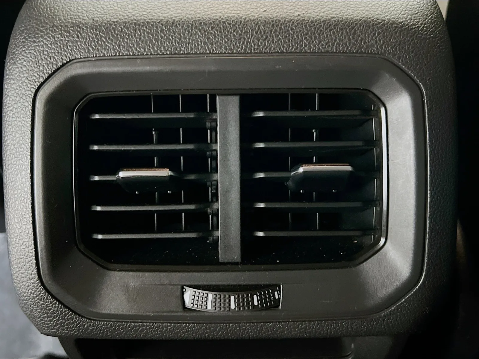 2019 Volkswagen Tiguan SE - Photo 17