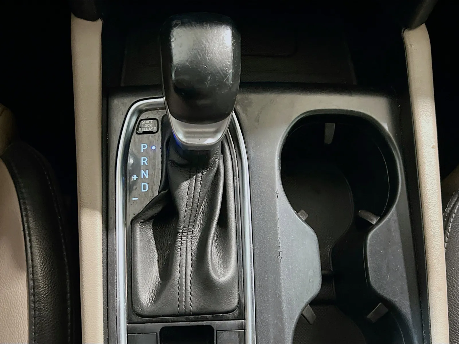 2020 Hyundai Santa Fe Limited - Photo 13