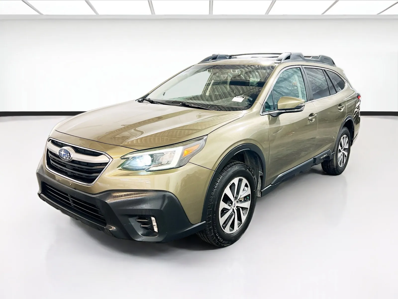 Green 2022 Subaru Outback Premium for sale in Chandler, AZ